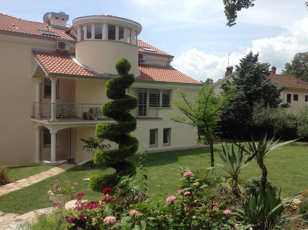 Apartments Villa Majda Матулі Екстер'єр фото
