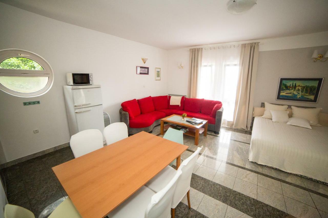 Apartments Villa Majda Матулі Екстер'єр фото