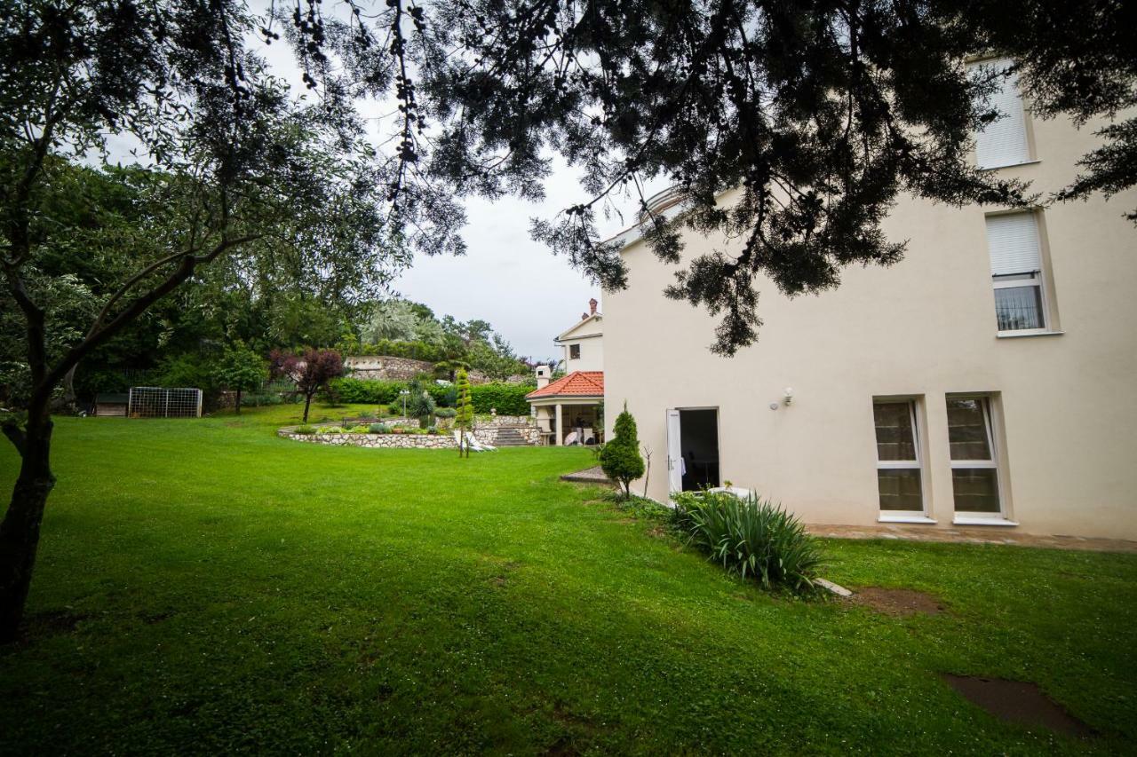 Apartments Villa Majda Матулі Екстер'єр фото