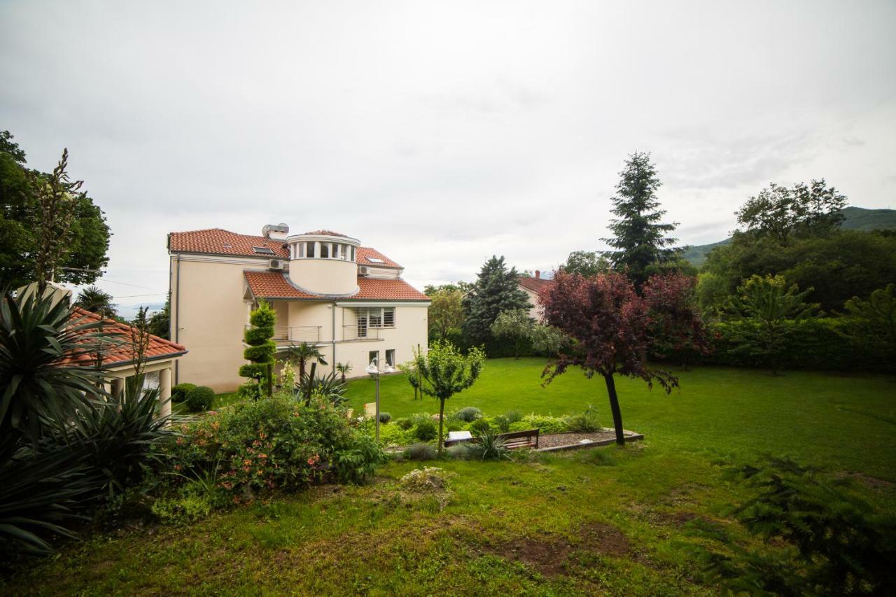 Apartments Villa Majda Матулі Екстер'єр фото