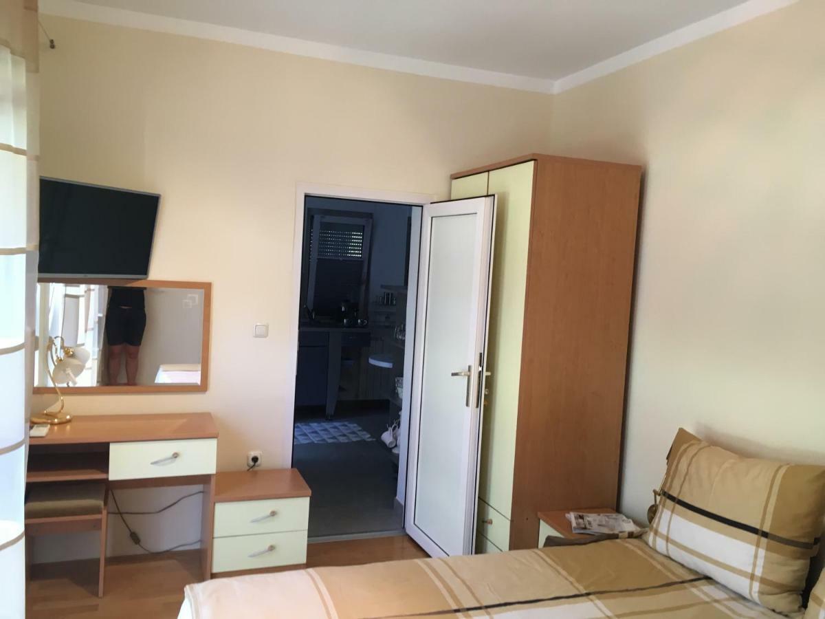 Apartments Villa Majda Матулі Екстер'єр фото