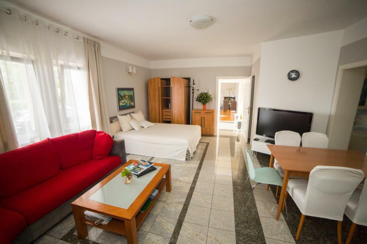 Apartments Villa Majda Матулі Екстер'єр фото
